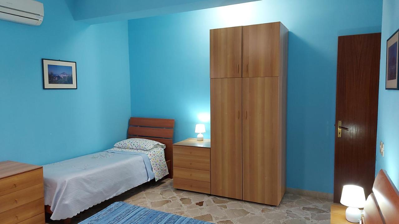 Casa Floridea -Mediterranea Sicilia Apt チェファル エクステリア 写真