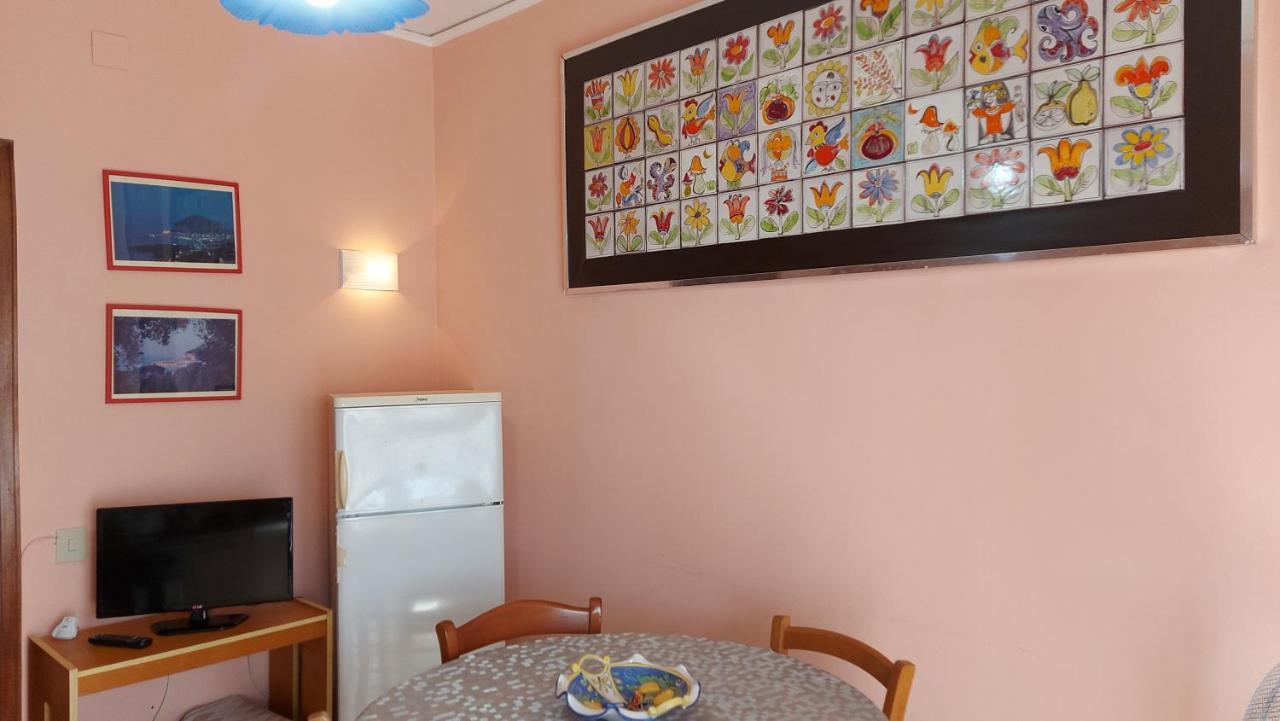 Casa Floridea -Mediterranea Sicilia Apt チェファル エクステリア 写真