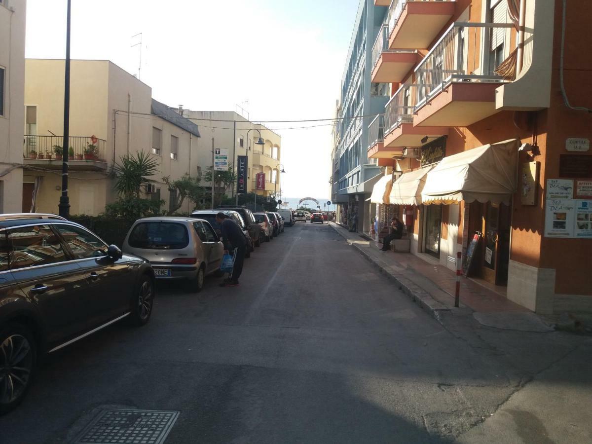 Casa Floridea -Mediterranea Sicilia Apt チェファル エクステリア 写真
